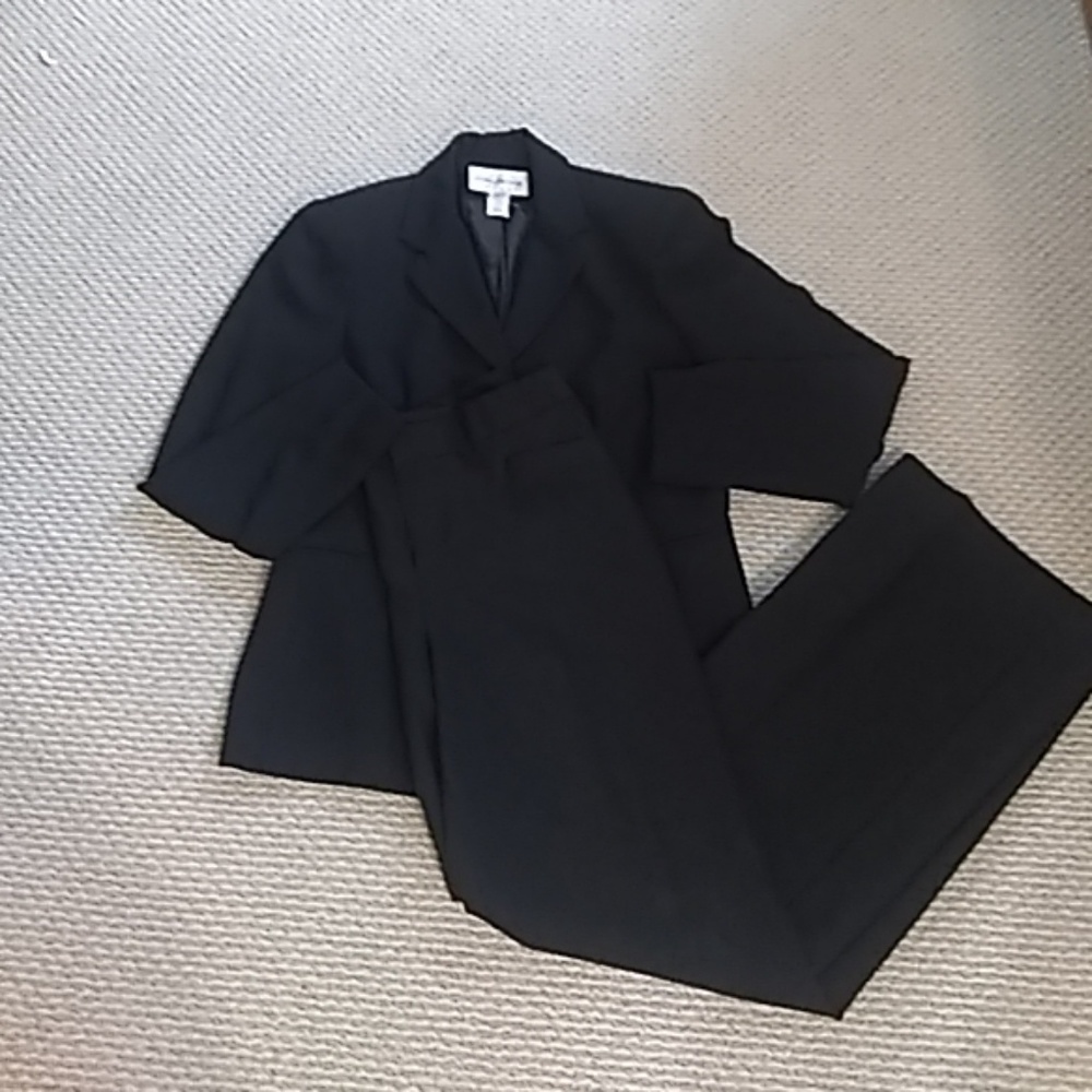 Lightweight Black Suit separates